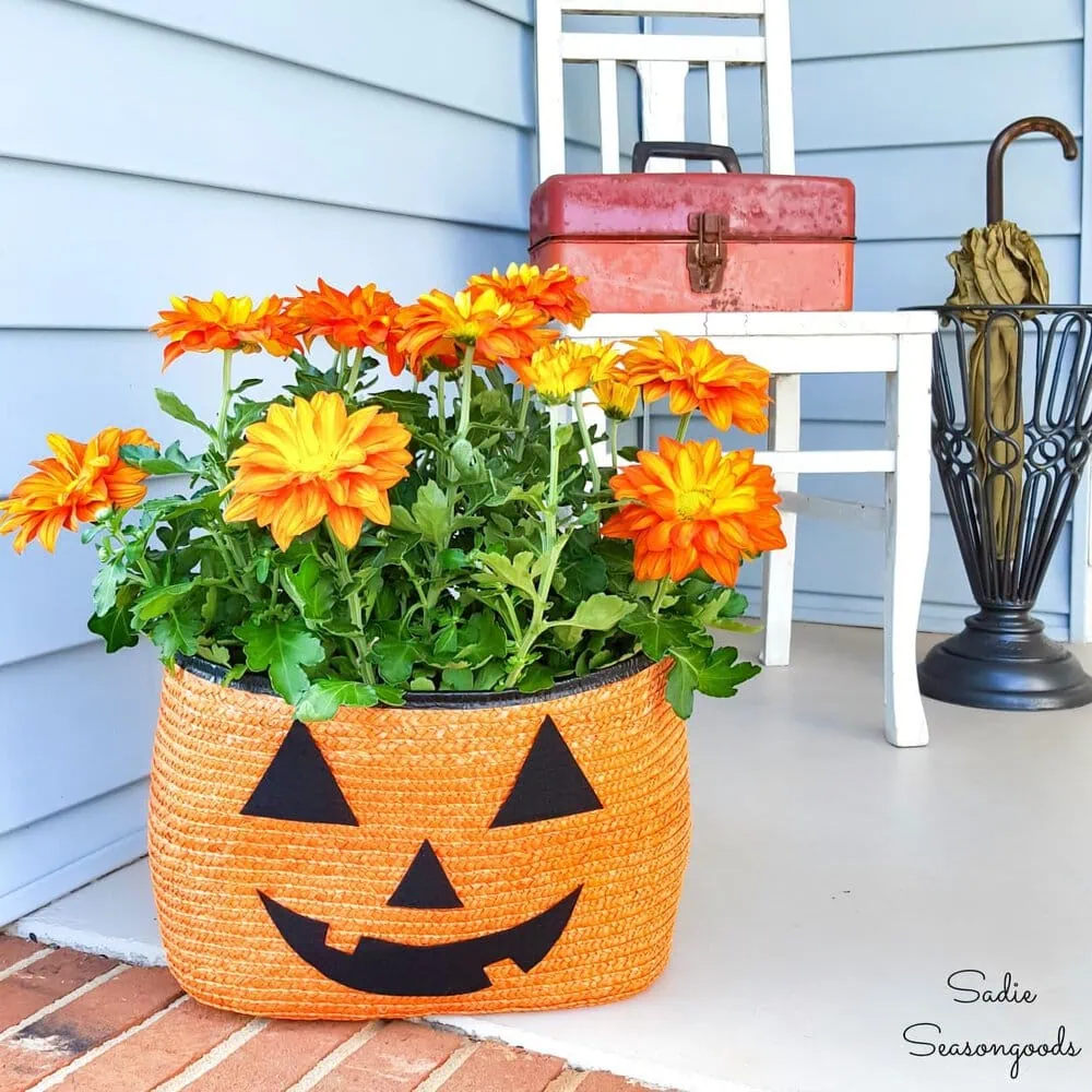 thrift store tote turned pumpkin planter