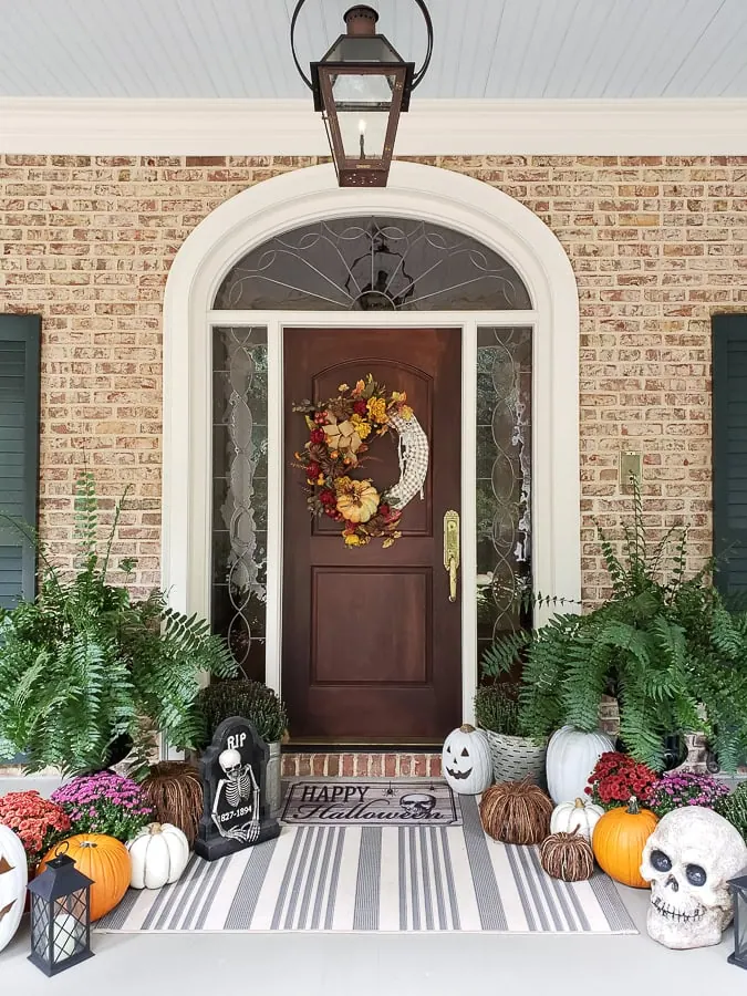 simple fall to Halloween front porch ideas
